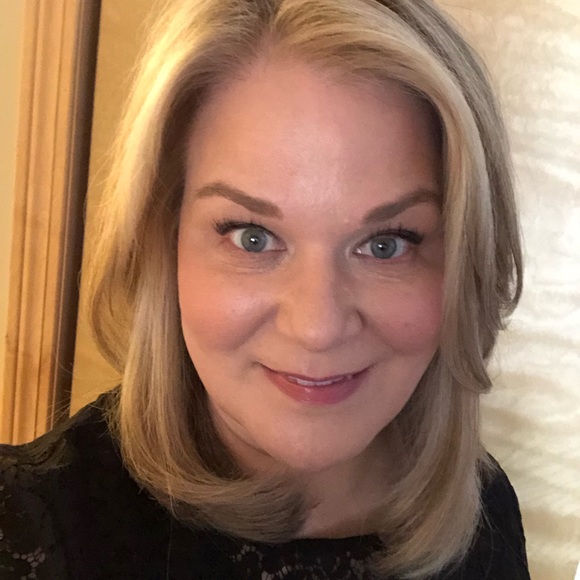 Meet your Posher, Pamela - Picture 1 of 1